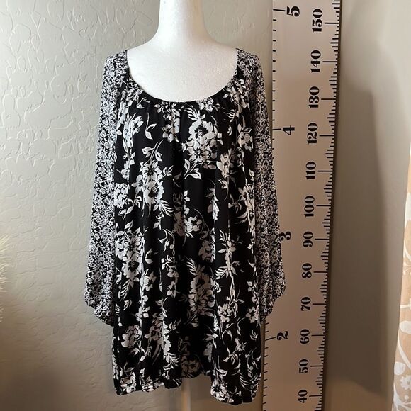CROFT & Barrow Black & White Floral Print Blouse Sheer Fabric Long Sleeves SZ 2X - Picture 2 of 12